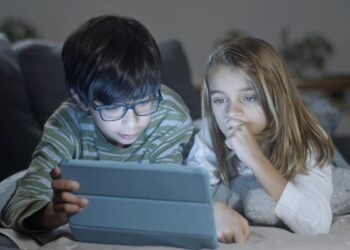 “¿Cuántas horas pasa su hijo en la tablet?”, la pregunta que reveló el retraso en el habla de Iván