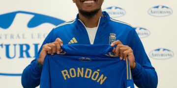 El Real Oviedo presentó a Salomón Rondón: “Ha sido muy emotivo el reencuentro con Santi Cazorla”