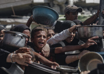 Organismos de la ONU: Cientos de miles de personas en Gaza pasan días sin comer nada