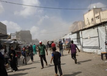 Las clínicas de Gaza están silenciosas «porque los niños no tienen fuerza ni para llorar»