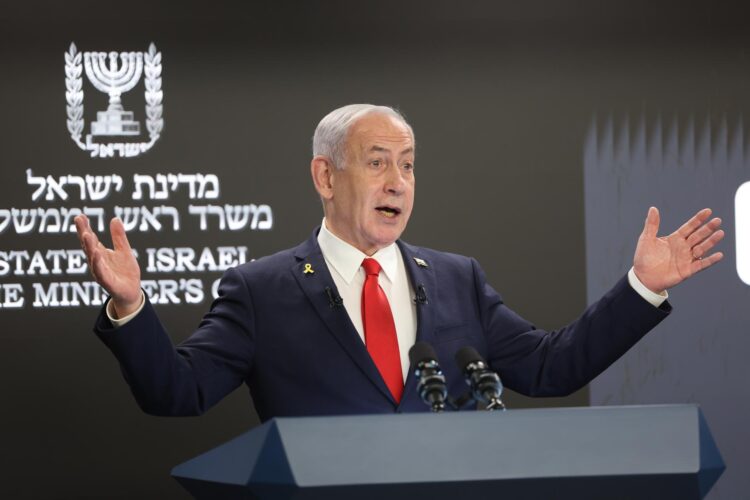 El primer ministro israelí, Benjamin Netanyahu, habla durante una conferencia de prensa en la oficina del primer ministro en Jerusalén, Israel, el 10 de agosto de 2025.(Jerusalén) EFE/EPA/ABIR SULTAN / POOL