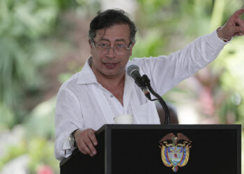 Petro considera «una derrota de Colombia» la muerte de opositor Uribe Turbay tras atentado