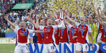 El cielo nocturno y la aurora boreal inspiran los nuevos balones de la Liga de Campeones