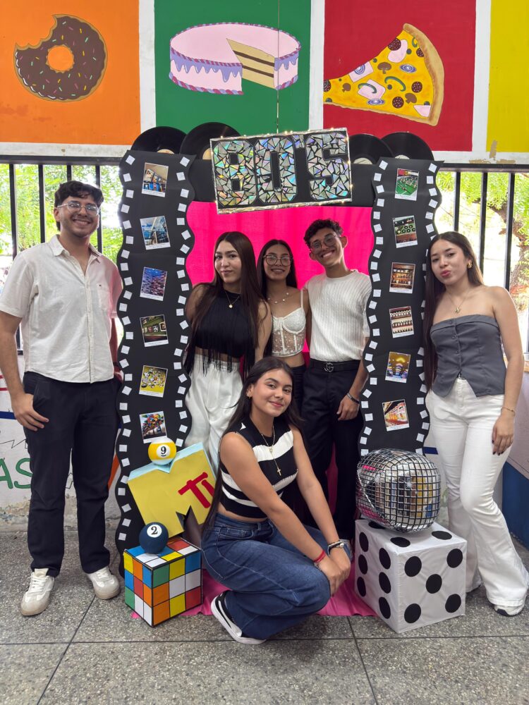 Talento joven trujillano brilla en el IUTIRLA con muestras de diseño y fotografía