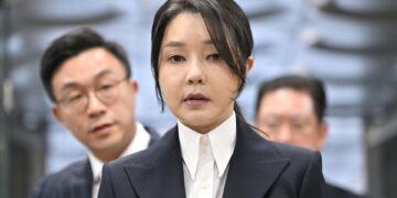 Arrestan a la ex primera dama surcoreana Kim Keon-hee por presunta corrupción