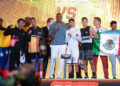 El legendario Evander Holyfield y otras figuras del boxeo animan velada en Caracas