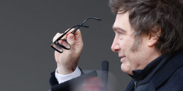 Milei defiende su política económica ante críticas por alta volatilidad de las tasas