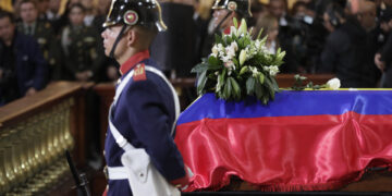 El Congreso de Colombia pide justicia y reconciliación en despedida a senador Uribe Turbay