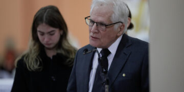 Padre del asesinado senador Miguel Uribe Turbay ocupará su lugar en disputa presidencial