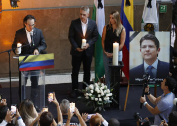 El alcalde de Medellín ve «muy grave» la situación de Colombia tras asesinato de Uribe Turbay