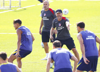 Simeone, pendiente de Baena; Sorloth y Gallagher, alternativas en el once
