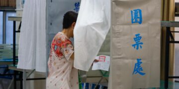 Los taiwaneses acuden a las urnas para decidir en referéndum el reinicio de una planta nuclear