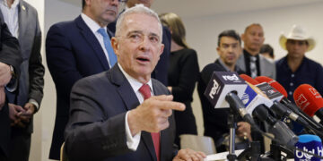 Tribunal Superior de Bogotá ordena la libertad inmediata del expresidente Álvaro Uribe