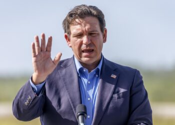 Florida sigue arrestando a inmigrantes bajo polémica ley pese a orden del Supremo de EEUU