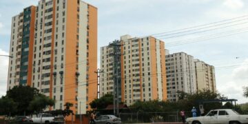 La mitad de los condominios en Venezuela está en riesgo de colapso por morosidad