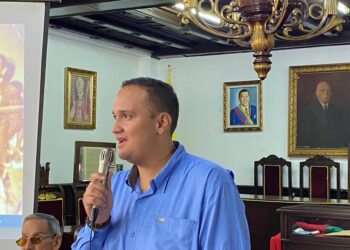 Homenajeado Don Luis González a 100 años de su natalicio