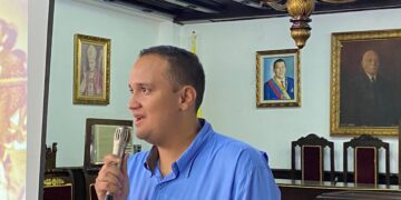 Homenajeado Don Luis González a 100 años de su natalicio