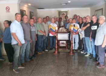 Glorias Deportivas, amigos y colegas despiden al entrenador Manuel Cordero