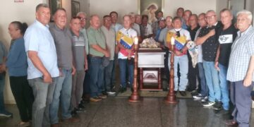 Glorias Deportivas, amigos y colegas despiden al entrenador Manuel Cordero