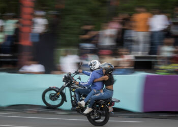 Tarek William Saab prohíbe las motopiruetas en vías públicas: «Esa moda tiene que acabar»