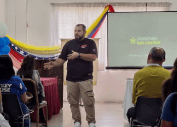 Emprendedores trujillanos comparten experiencias en IUTIRLA-Valera