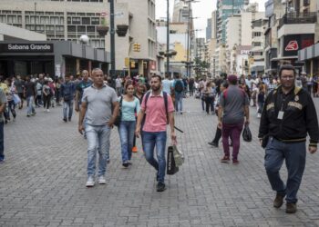 Caracas entre la tensión y la rutina: así viven los venezolanos el despliegue militar de EE UU en el Caribe