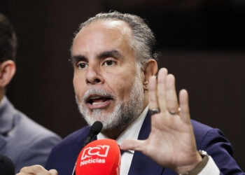 Ministro colombiano dice que su país no tiene «ningún acuerdo militar» con Venezuela