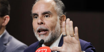 Ministro colombiano dice que su país no tiene «ningún acuerdo militar» con Venezuela