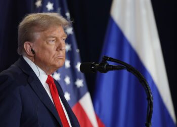 Trump da marcha atrás a su petición de alto el fuego en Ucrania como condición del diálogo