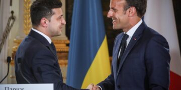 Zelenski continúa con Macron su ronda de contactos europeos sobre la negociación con Rusia