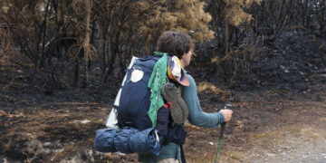 Caminar a Santiago bajo cenizas y humo