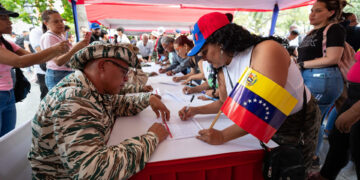 Maduro ordena nueva jornada de alistamiento de milicianos para el próximo viernes y sábado