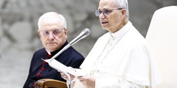 El papa pide suplicar a Dios para que done paz a todos los pueblos de la Tierra