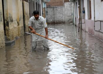 Pakistán supera los 700 muertos por las inundaciones y busca decenas de desaparecidos