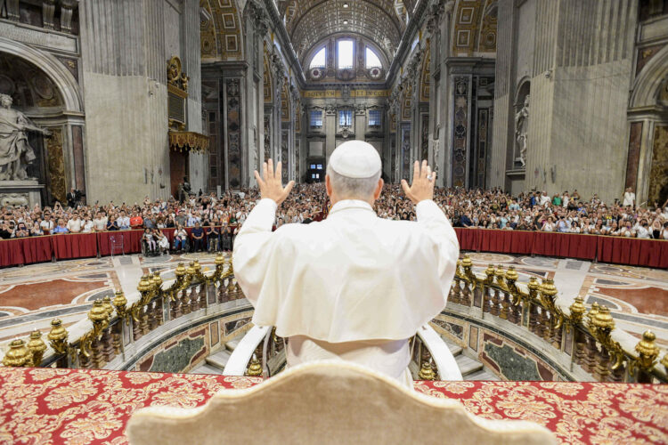 Foto archivo. El papa León XIV, durante la audiencia general de los miércoles que se celebró en el aula Pablo VI y no en la plaza de San Pedro ante el intenso calor. EFE/ Dicasterio para la Comunicación del Vaticano sobre la Audiencia General del día de hoy. EFE/Elisabetta Trevisan //