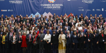 Unesco denuncia que la profesión docente sufre una «crisis sin precedentes» en el mundo