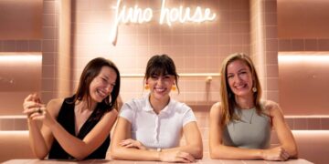 Emprendedora venezolana está ayudando a las mujeres a subirse a la ola de la IA, antes de que las deje atrás