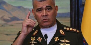 Padrino López advirtió a Estados Unidos: «No se atreva a poner una mano en Venezuela»