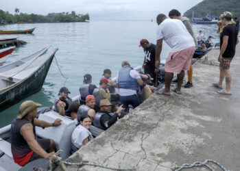 Sorteando el Darién, el éxodo a la inversa se lanza al mar