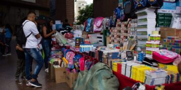 La Sundde realiza operativo nacional en ferias escolares, librerías y ventas de uniformes