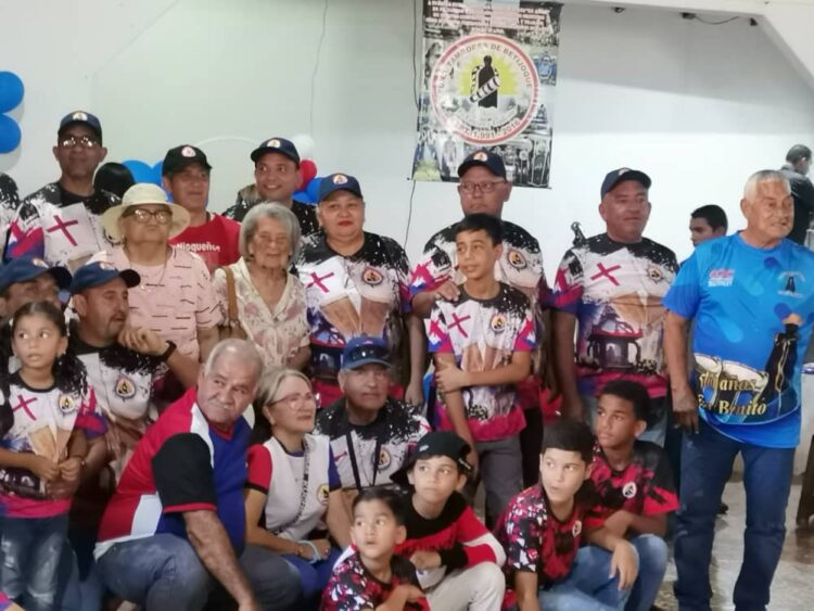 Sanbeniteros de ayer y de hoy agrupados en la Fundación Tamboreros de Betijoque.