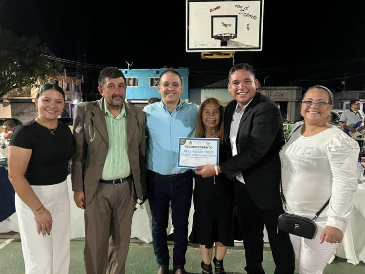 Aspecto del acto especial celebrado como homenaje a la Biblia en Sucre.