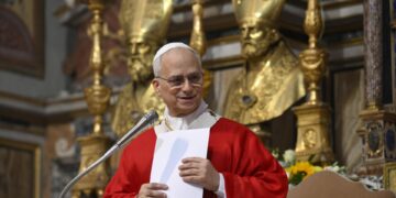 El papa: El hombre no se realiza en el poder, sino en la apertura también a los enemigos