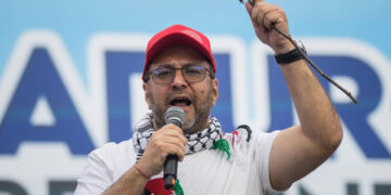 El canciller de Venezuela llama a la unidad latinoamericana ante tensiones con EE.UU.