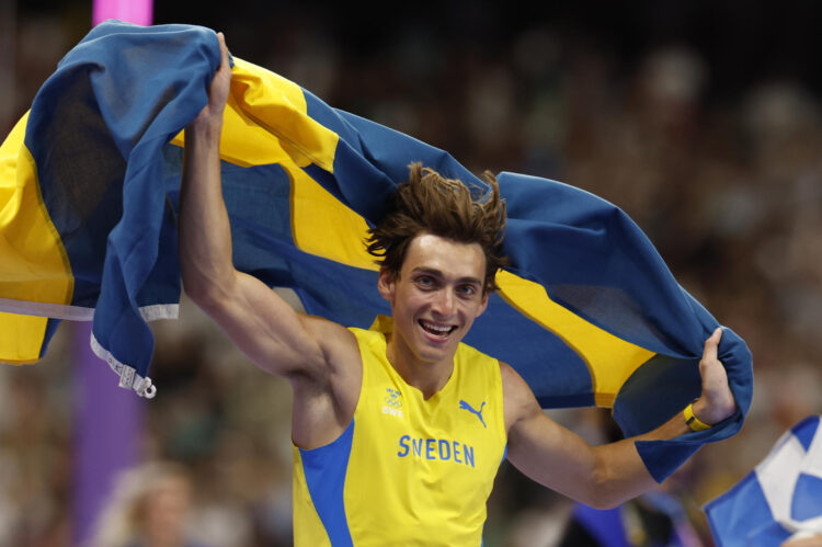 El atleta sueco Armand Duplantis, una de las grandes estrellas de los Mundiales de atletismo que comienzan en Tokio el sábado. EFE/Julio Muñoz