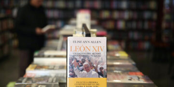 León XIV descarta, «por el momento», la posibilidad de permitir que se ordenen diaconisas