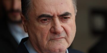 El ministro de Defensa israelí amenaza con destruir a Hamás si no acepta sus condiciones