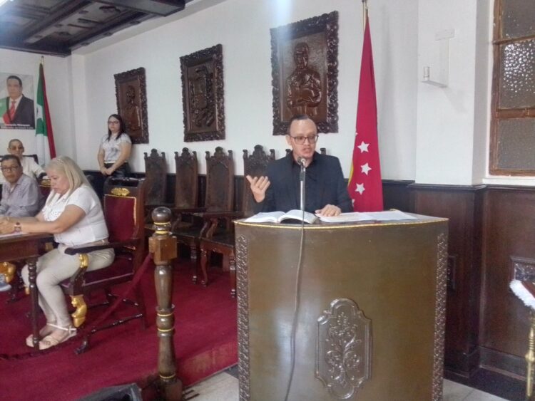 Álvaro Farías Farías  Orador de orden por el Mes de la Biblia