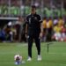 Fernando «Bocha» Batista, el técnico que cobra una cifra millonaria y le falló a todo un país