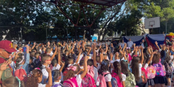 Con más de 162 mil estudiantes inició el año escolar en el estado Trujillo